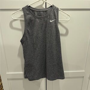 The Nike Tee Dri-fit size XS
